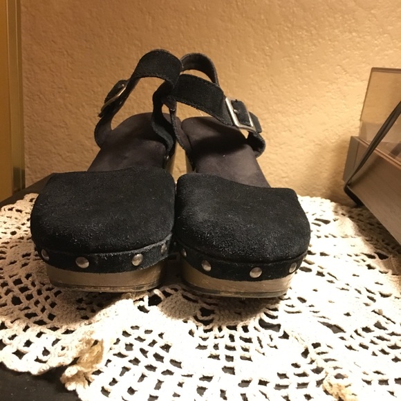 SOLD*******White Mountain Wedge Heels - Picture 4 of 6